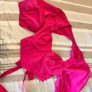 ✨✨ SOLD ✨✨ Pink corset style crop by The Drop x kelclight